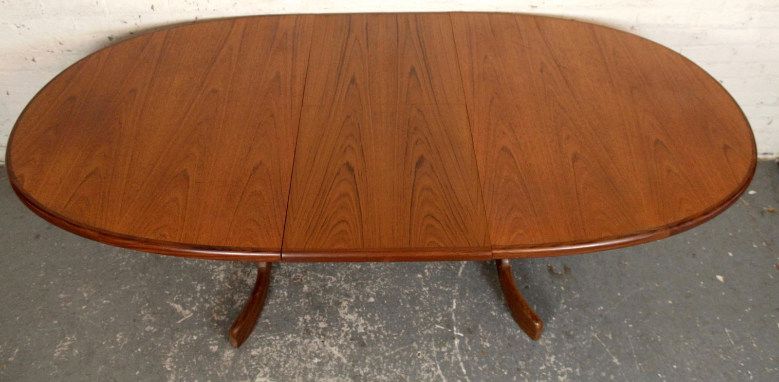 G-Plan "Whale Tail" Butterfly Leaf Dining Table - 6