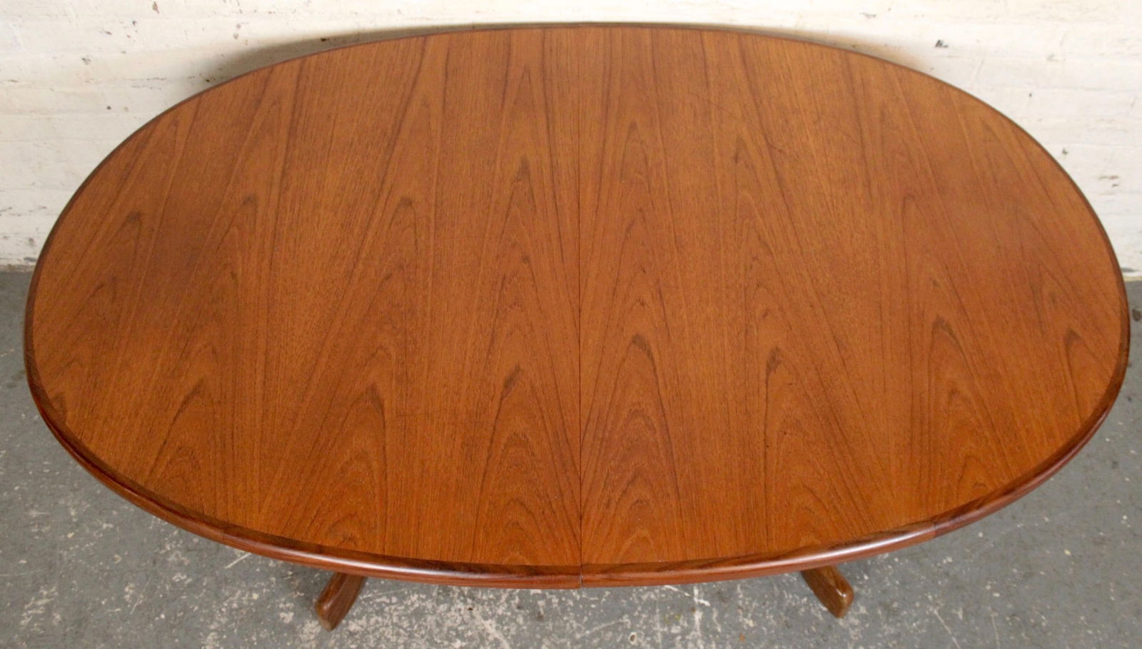 G-Plan "Whale Tail" Butterfly Leaf Dining Table - 9