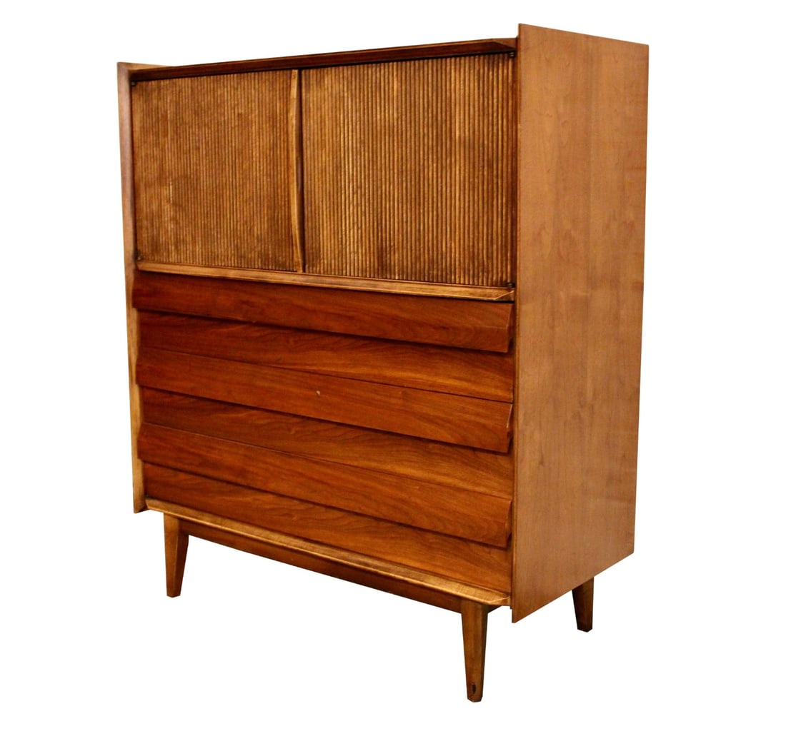Mid-Century Lane "First Edition" Walnut Gentleman's Chest: Beautiful mid-century American walnut gentleman's chest from the legendary craftsmen of Virginia's Lane Furniture, circa 1965. Boasting five dovetailed drawers, this tall dresser features a faux tambo