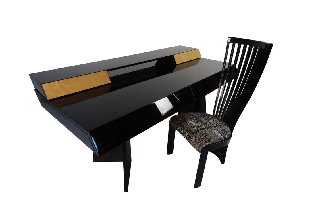 Rare Modern Italian G.C Columbo Desk with Chair: An elegant contemporary modern desk with a black lacquer finish and burl drawer fronts. This ultra-sleek Italian desk has four drawers ensuring plenty of room for storage and workspace. A one of a