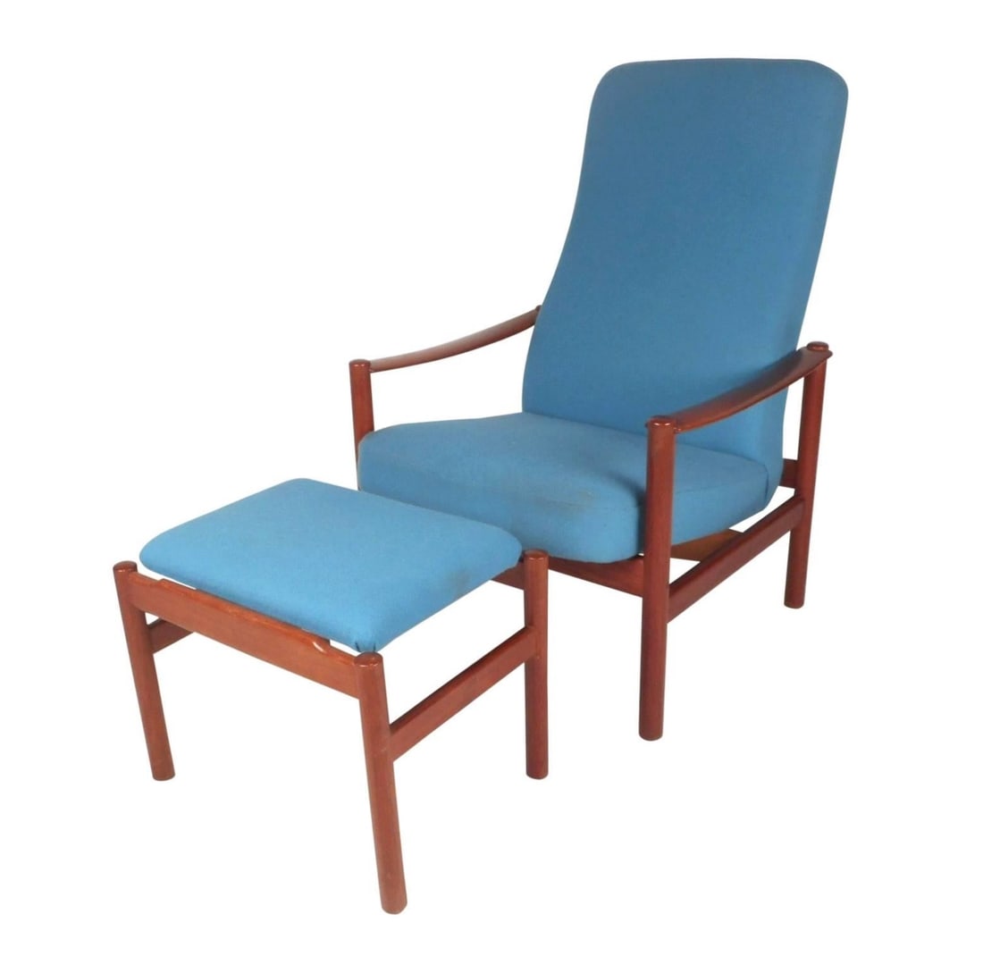 Mid-Century Modern Lounge Chair & Ottoman by Westnofa, Teak, 1970s: Beautiful vintage modern lounge chair and ottoman with sculpted teak frames and elegant plush blue upholstery. Sleek design offers the ability for both pieces to recline for optimal comfort. Unique