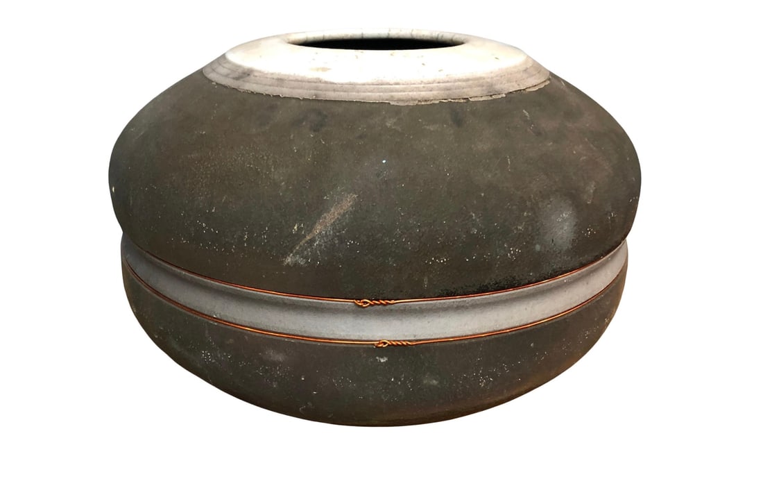 Liz Anderson Signed Clay Vessel with Copper Wire, 20th Century: Artist signed clay vessel by Liz Anderson. Beautiful mixture of soft and hard textures, glazed and flat finishes. The addition of the double copper wire adds detail to the finished pot. // PICKUP