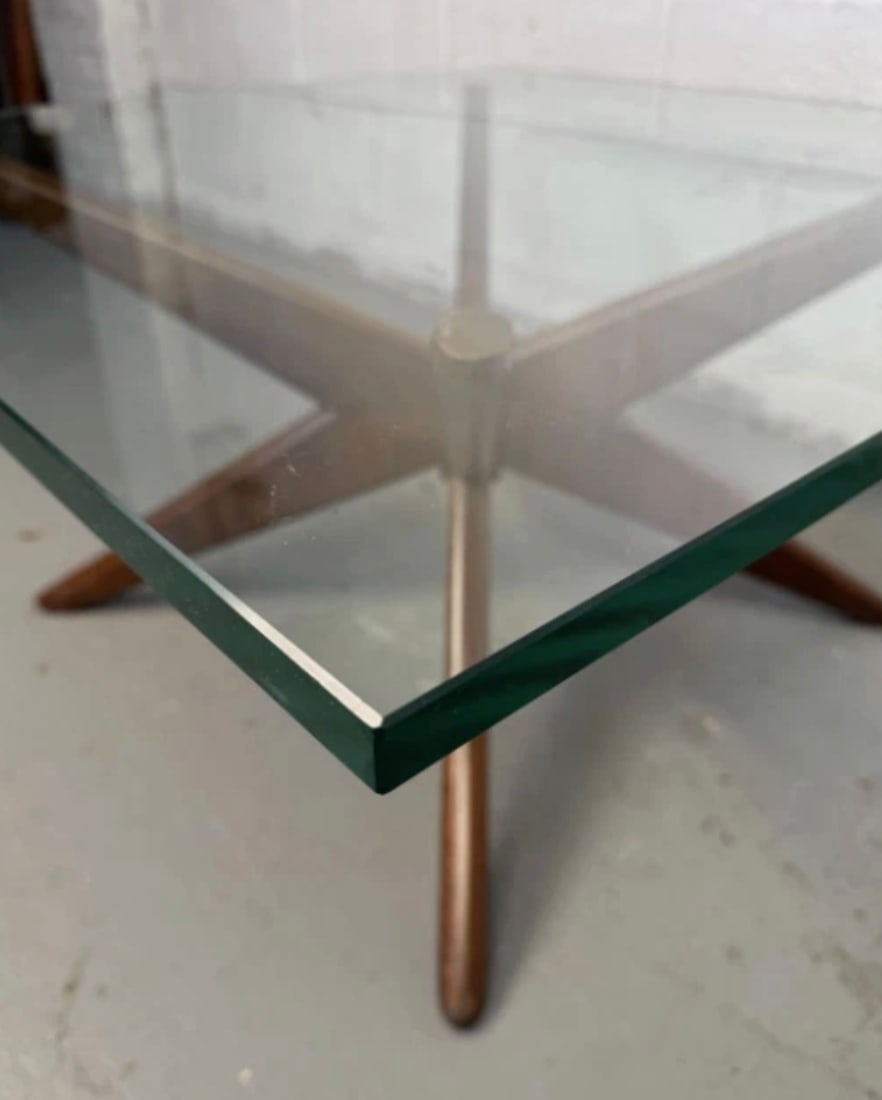 Mid-Century Modern Star Form Coffee Table - 10