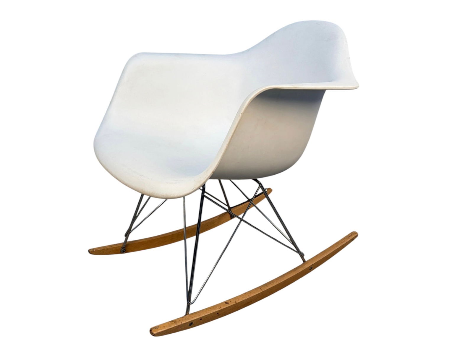 Eames Style Molded Modern Rocker Chair: Bring iconic mid-century style into your home with this Eames-style molded rocker chair, inspired by the timeless design of Charles Eames and Ray Eames. With its sculptural silhouette and effortless