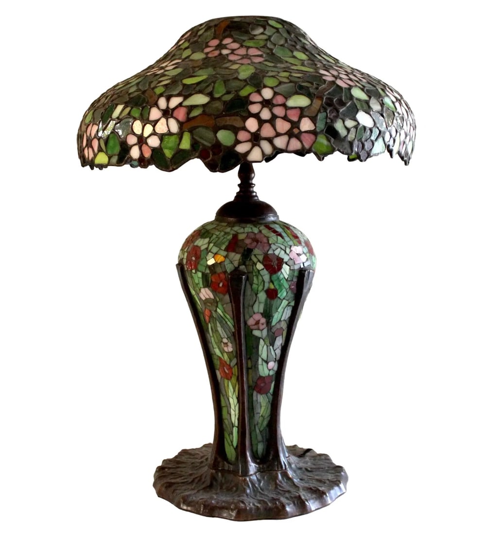 Gorgeous Tiffany-Style Art Nouveau Lamp With Bronze Base (1 of 18)