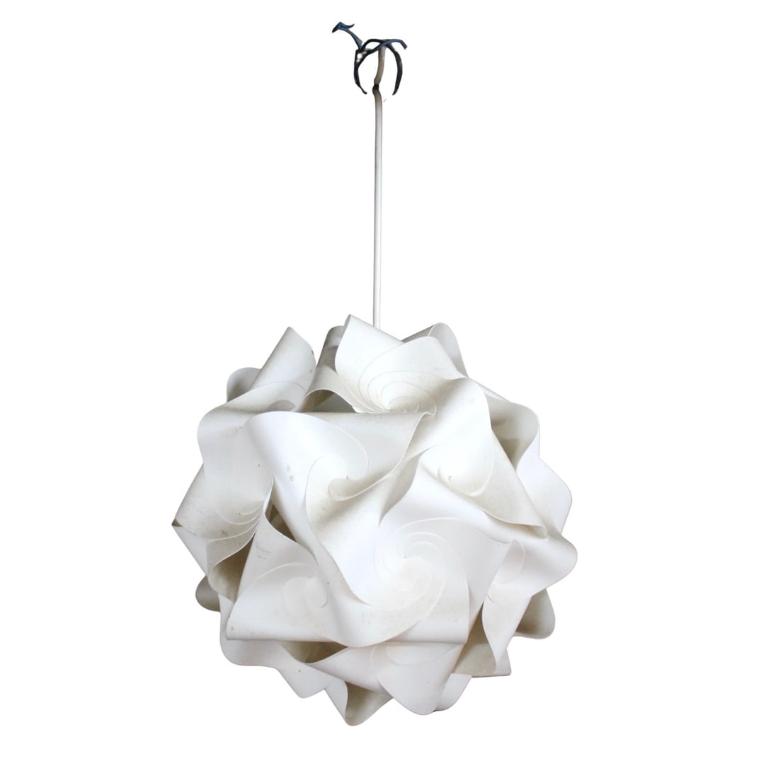 Holger Strøm Designed Mid-Century Ribbon-Style Pendant: Sculptural and striking, this Mid-Century Modern pendant was originally designed by Holger Strøm, and features a dynamic ribbon-style design crafted from molded plastic. Its flowing, layered form dif