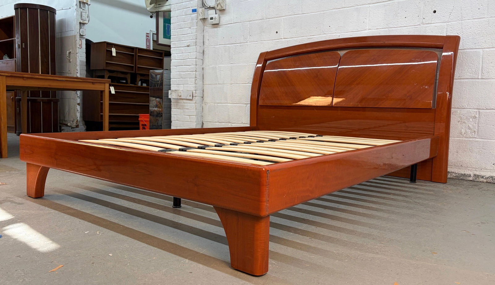 Queen Size Lacquered Cherry Platform Bed with Storage Headboard - 4