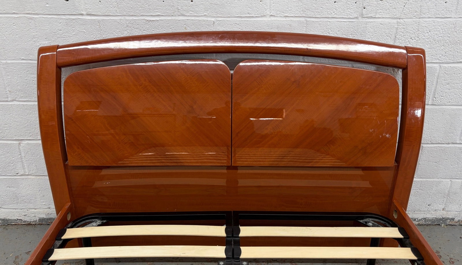 Queen Size Lacquered Cherry Platform Bed with Storage Headboard - 6