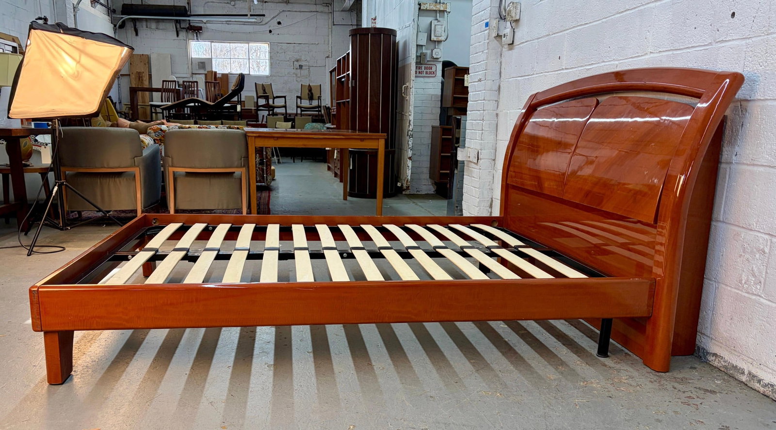 Queen Size Lacquered Cherry Platform Bed with Storage Headboard - 7
