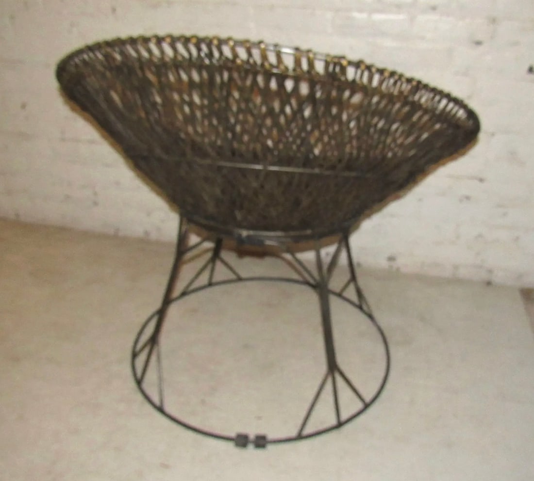 Round Wicker Chair - 3