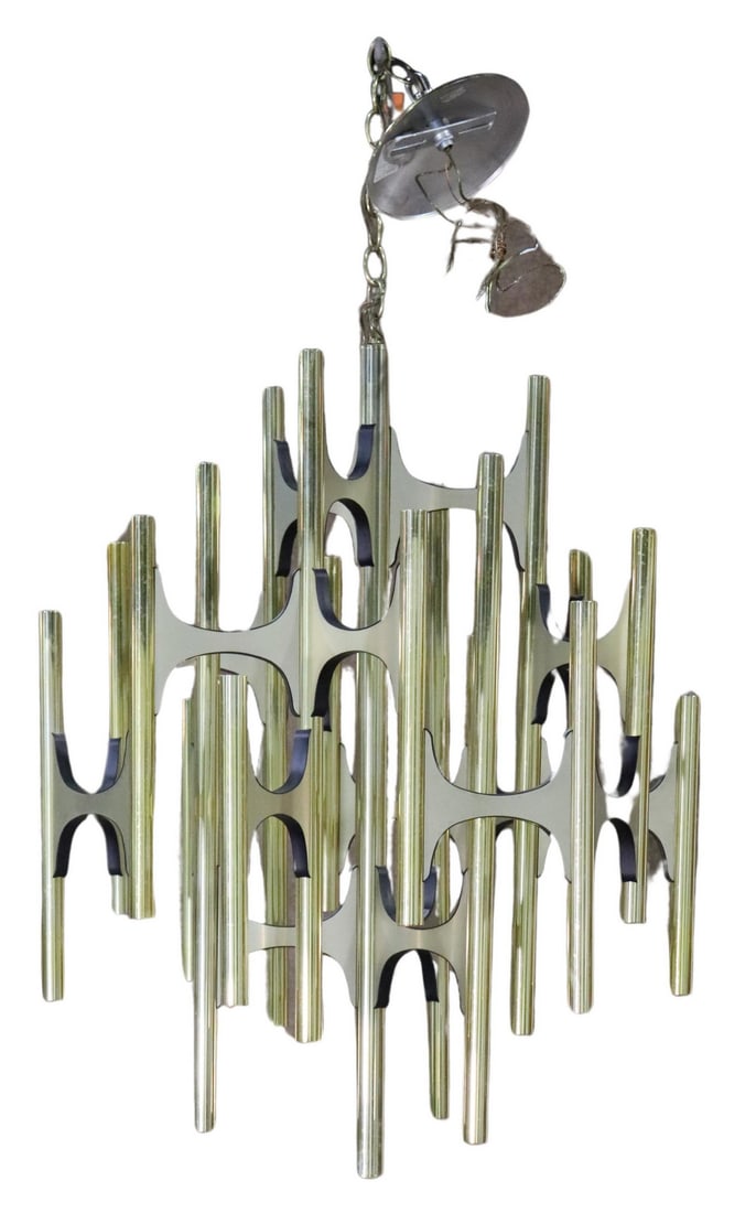 Gaetano Sciolari 'Sculptura' Chandelier: Stunning mid-century modern chandelier with gold and silver combination. Up and down lighting to illuminate your home. // PICKUP LOCATION: BROOKLYN, NY // Condition: Wear consistent with age and use. 