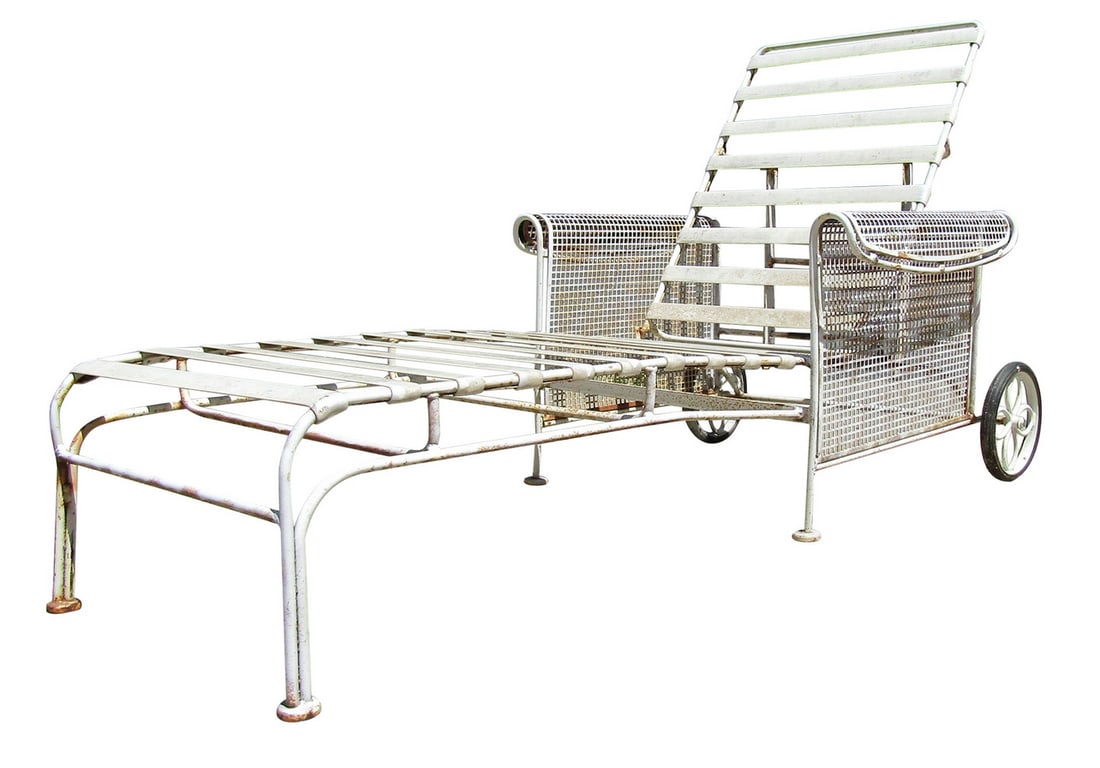 Reclining Outdoor Lounge Chair (1 of 11)