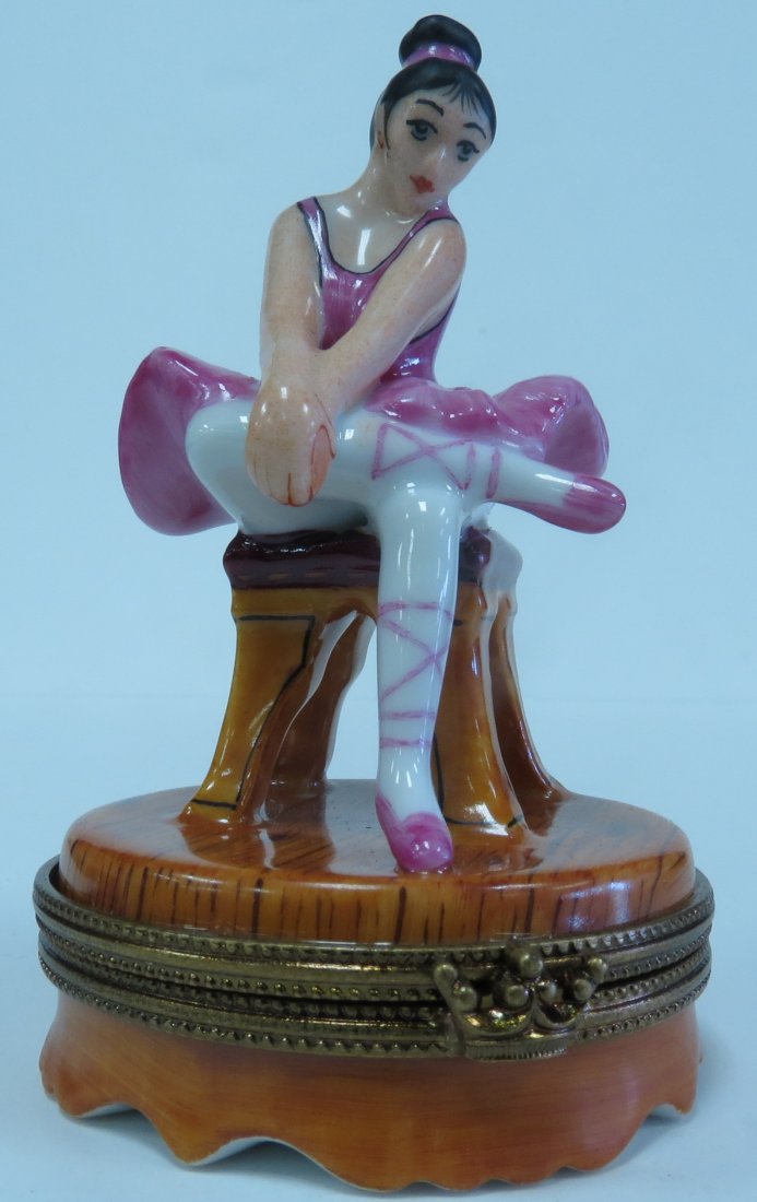 Limoges Porcelain Pill Box: Est. Shipping = $12 to USA