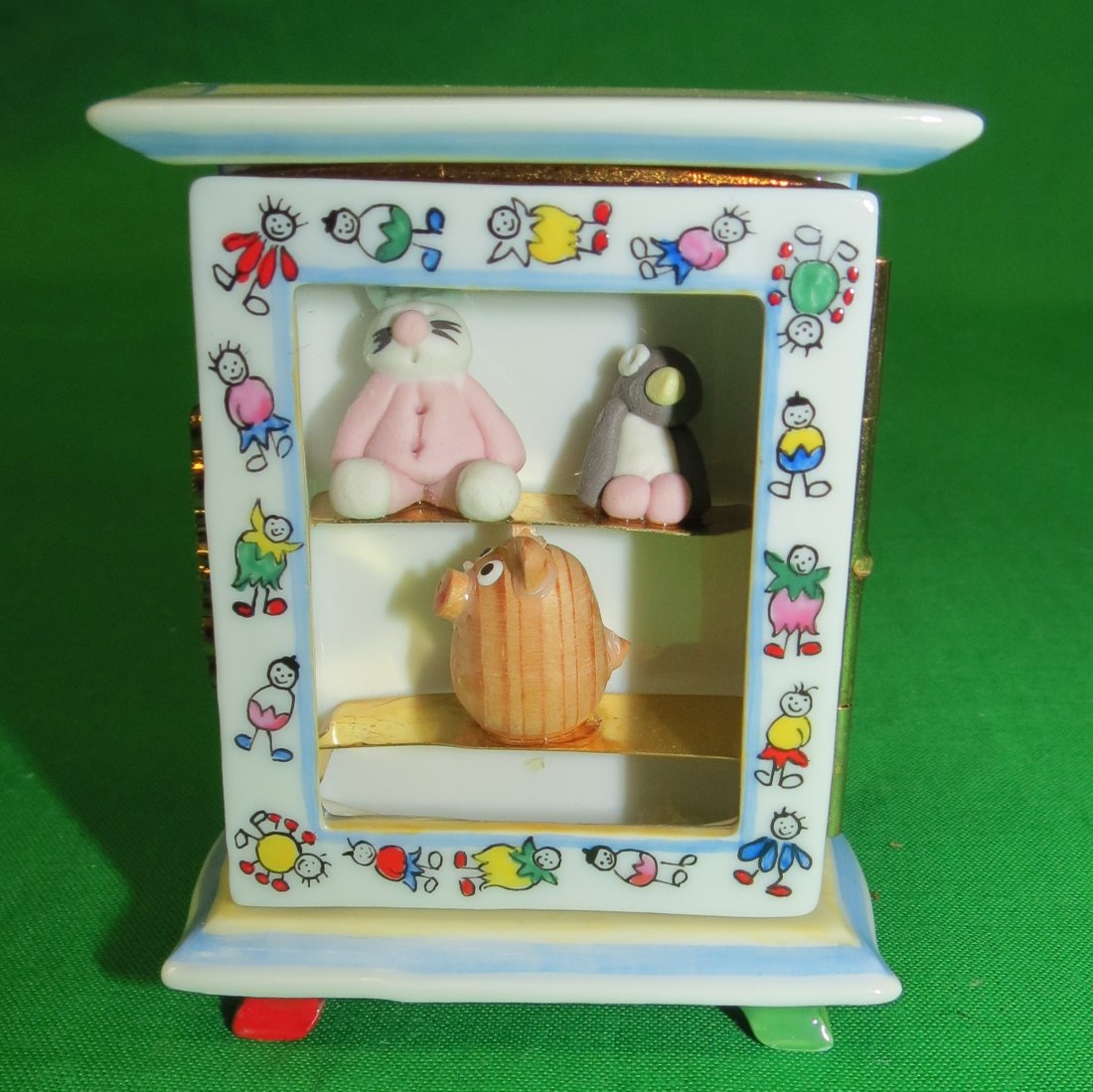 Limoges Porcelain Pill Box: Est. Shipping = $12 to USA