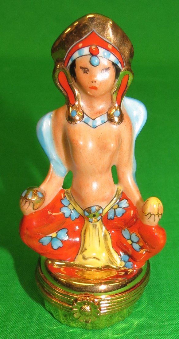 Limoges Porcelain Pill Box: Est. Shipping = $12 to USA