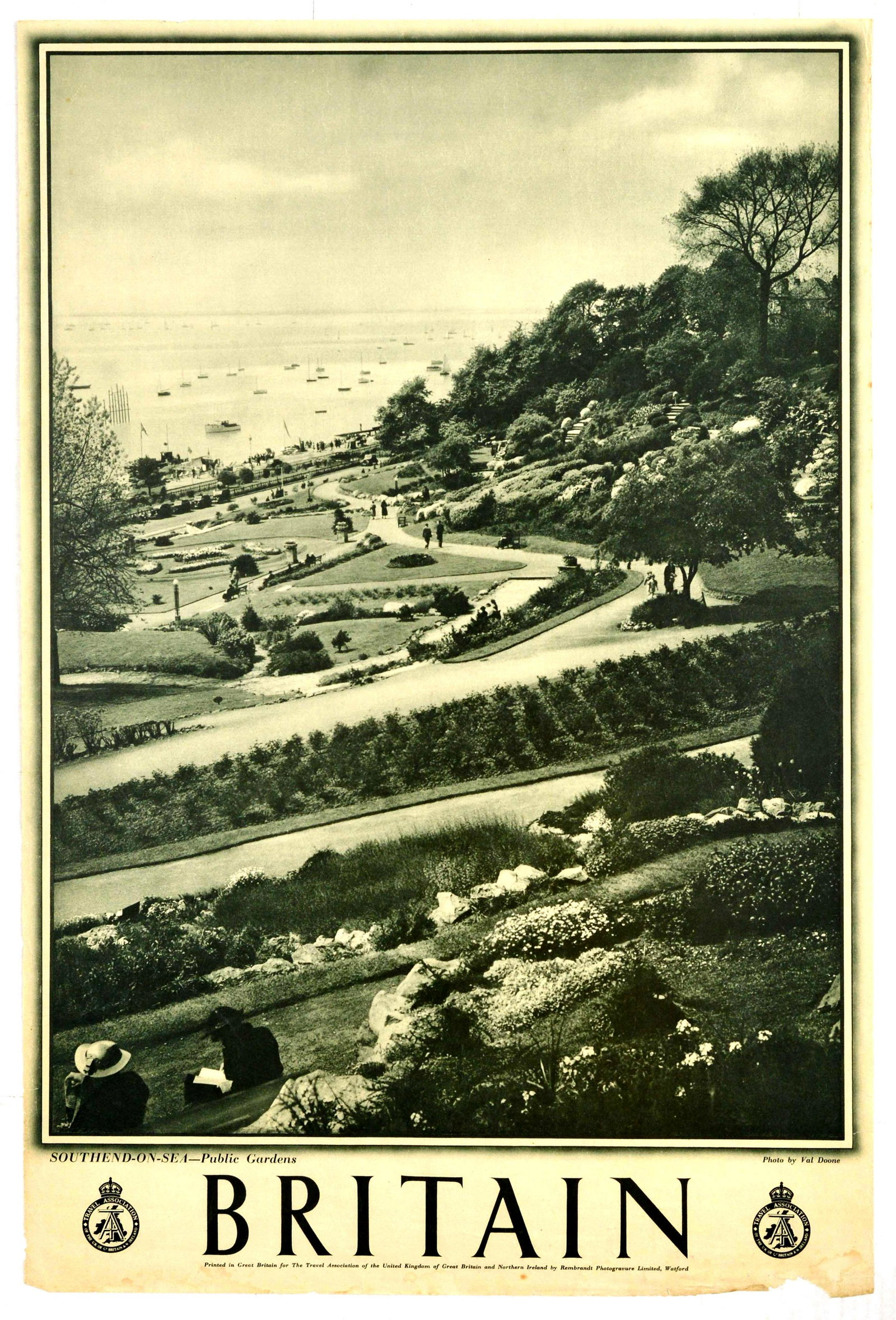 Travel Poster Britain Southend-on-Sea Public Gardens: Original vintage travel poster for Britain featuring a black and white photo by Val Doone titled Britain - Southend-on-Sea Public Gardens. Printed in Great Britain for the Travel Association of the Un