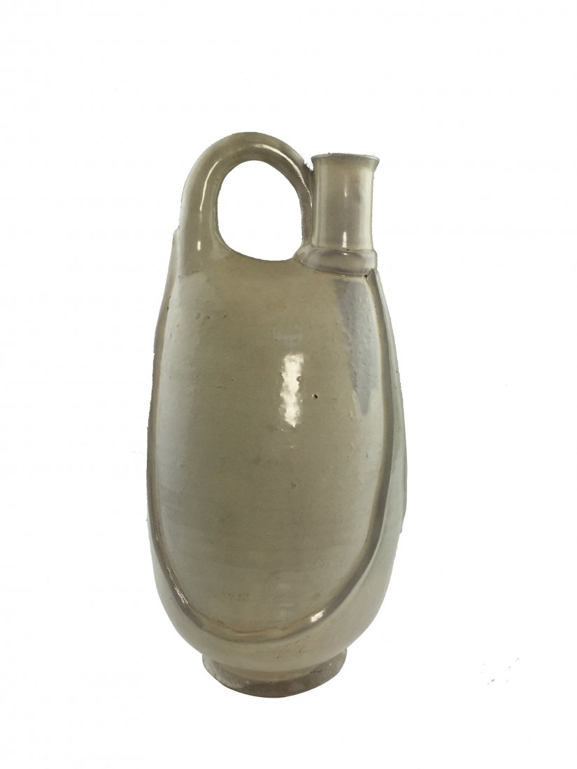 CHINESE PORCELAIN KETTLE: Chinese Porcelain Kettle. Ht. 10 in.