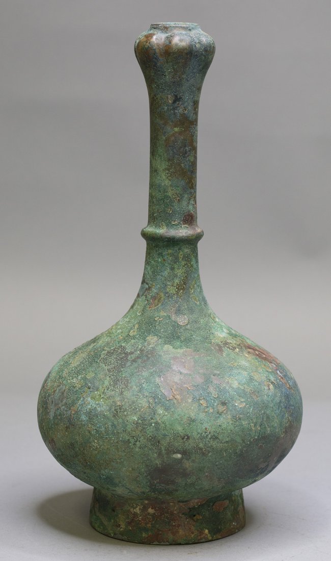 A BRONZE RITUAL VASE (1 of 4)