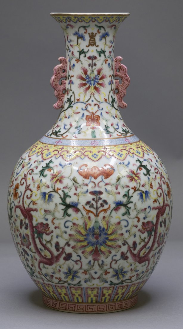 A FAMILLE-ROSE BOTTLE VASE (1 of 4)