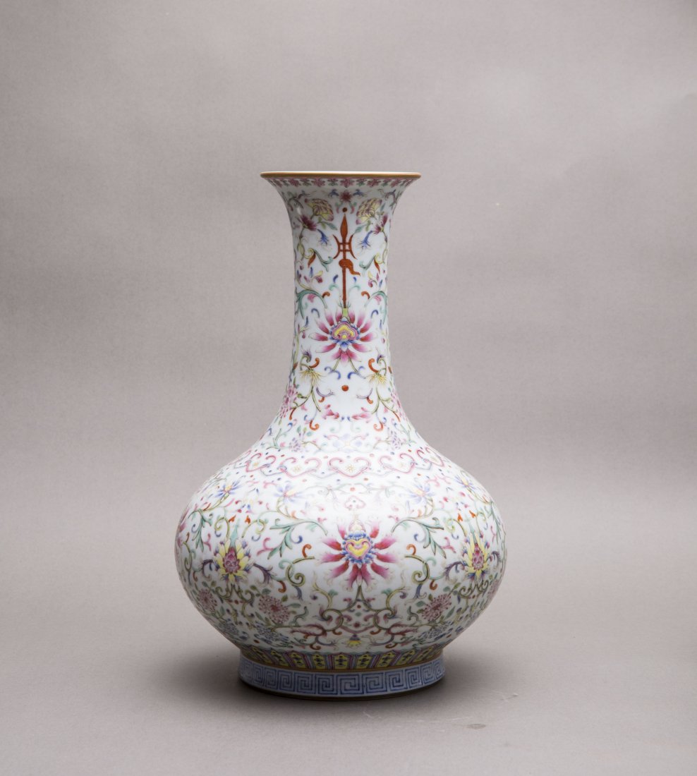 A FAMILLE-ROSE BOTTLE VASE (1 of 5)