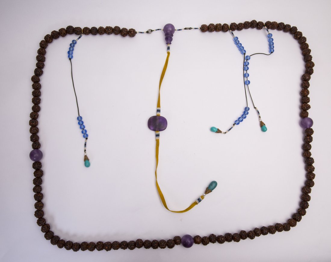 A POSSIBLY EAGLEWOOD COURT NECKLACE, CHAO ZHU (1 of 5)