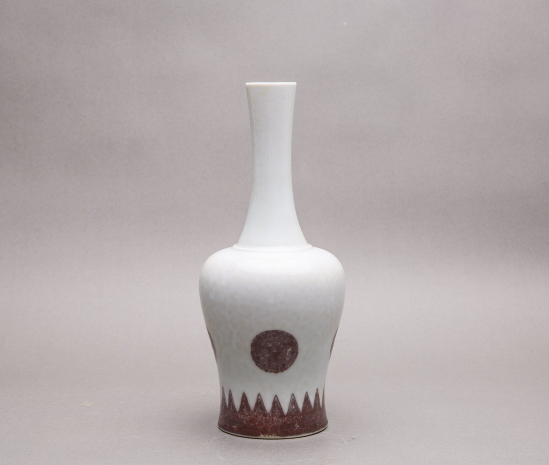 A COPPER-RED MALLET VASE (1 of 5)