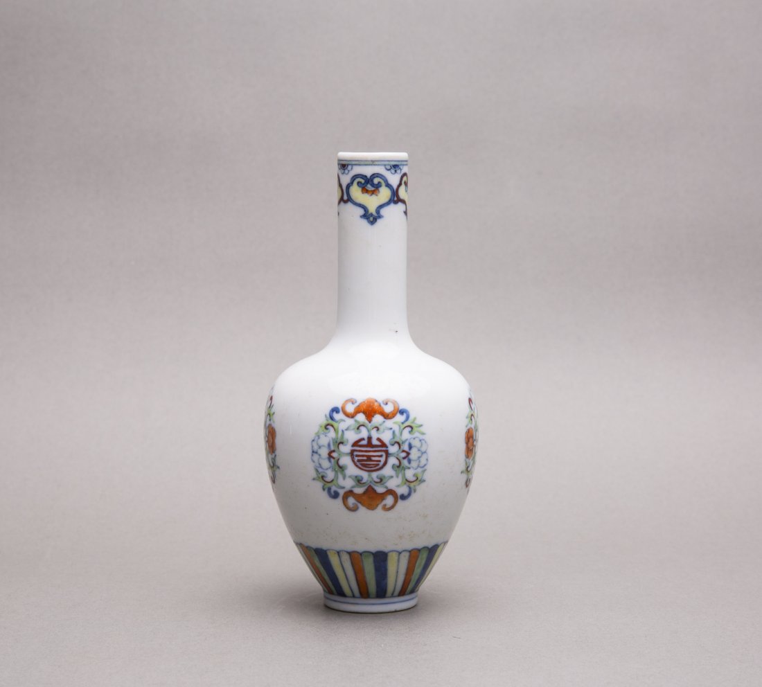 A DOUCAI VASE (1 of 5)