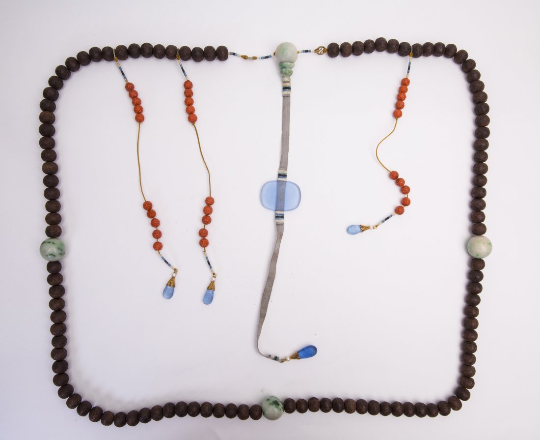 A POSSIBLY EAGLEWOOD COURT NECKLACE, CHAO ZHU (1 of 5)