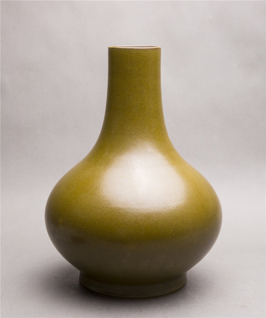 A TEA-DUST-GLAZED BOTTLE VASE (1 of 4)