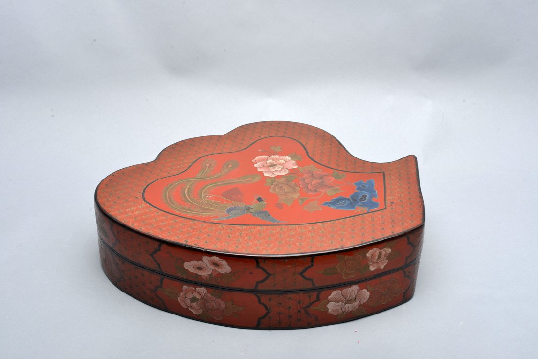 LARGE CHINESE LACQUER BOX (1 of 3)