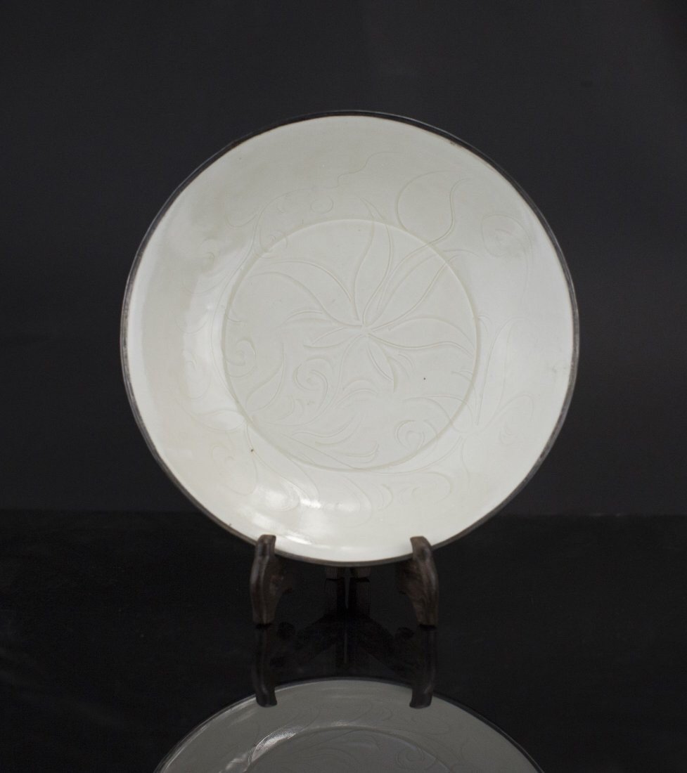 CHINESE PORCELAIN DING BOWL (1 of 2)