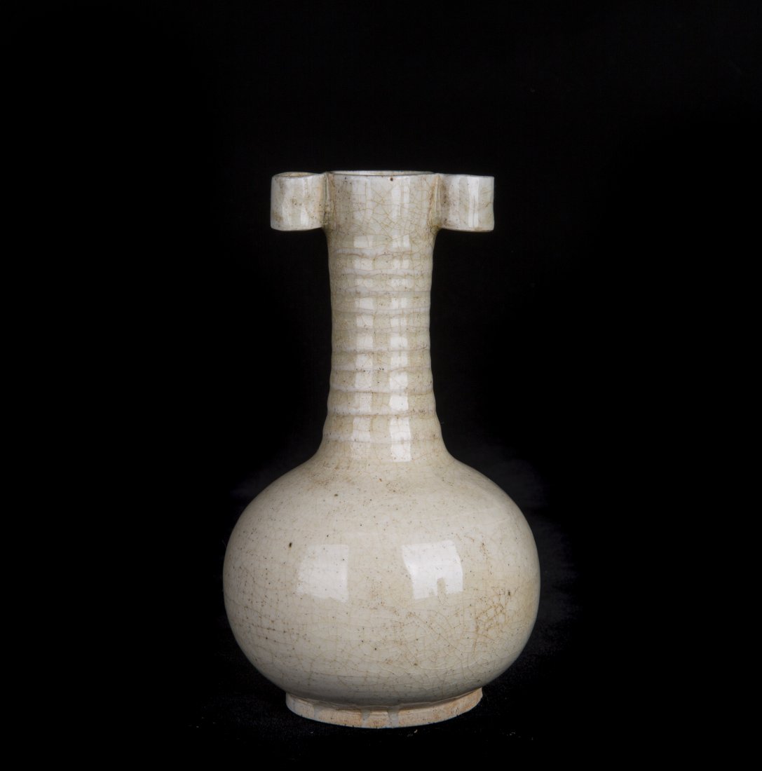 A GE-TYPE VASE (1 of 4)