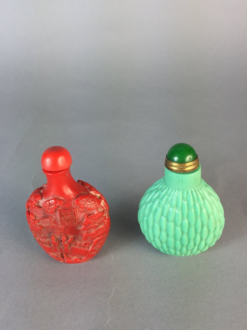 TWO PEKING GLASS SNUFF BOTTLE (1 of 4)