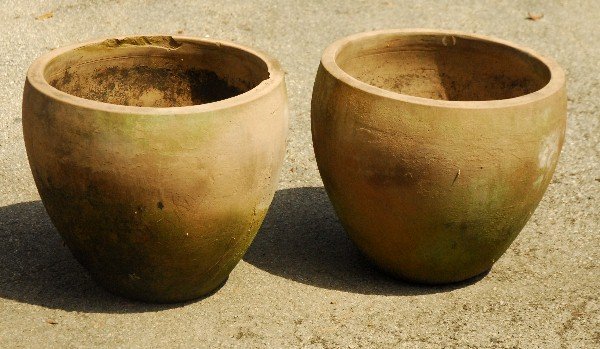 Pair of large terracotta garden planters. H: 18" D: 20" (1 of 1)