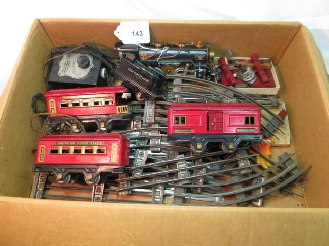 American Flyer Train Set with Model 420 Engine,: Tender, Three Red Train Cars, Track and Transformer. Prewar Era.