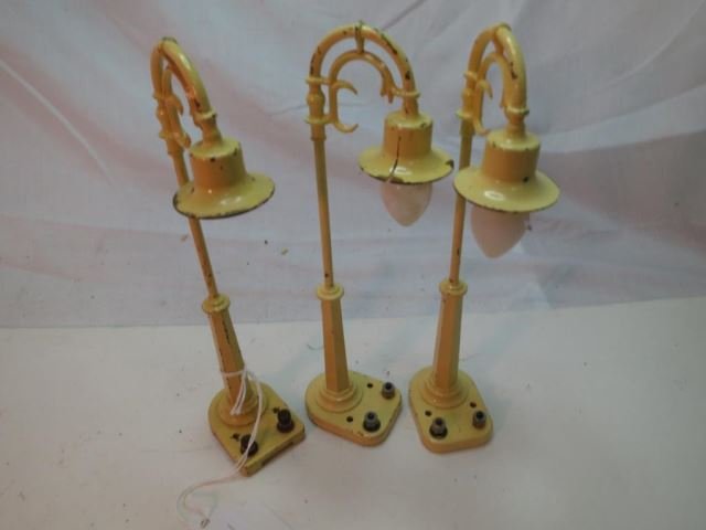 Three Lionel Prewar No. 58-19 Goose Neck Lamp: Posts (one has crack, all show normal wear)