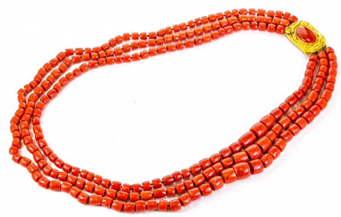 A LARGE ANTIQUE CORAL AND GOLD 3 ROW NECKLACE (1 of 3)