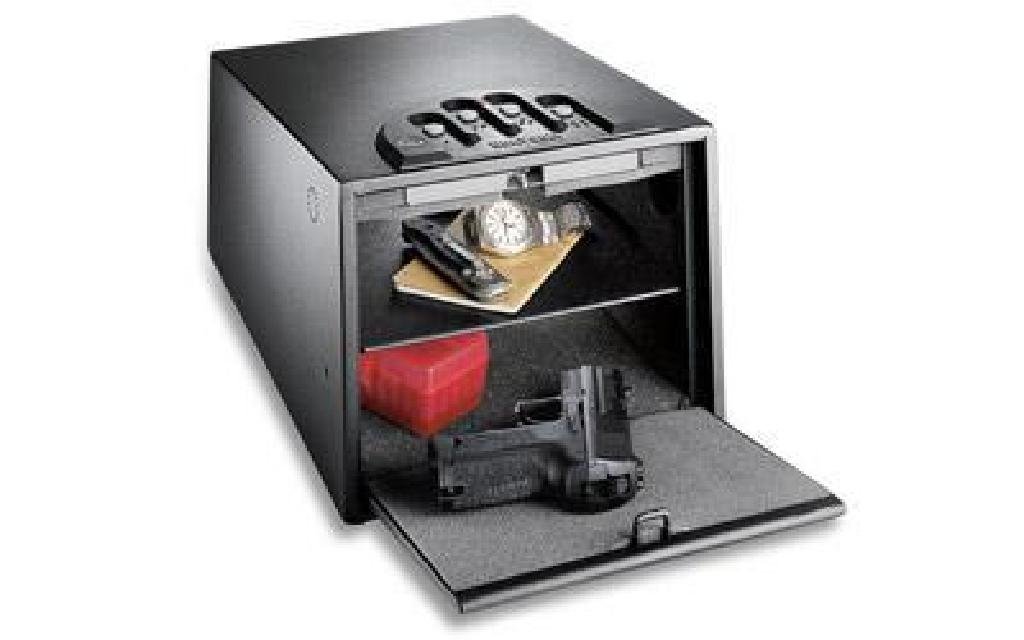 NEW!! GUNVAULT MULTIVAULT STD SAFE 14X10X8 751077123030: Product Specifications UPC Code: 751077123030 Manufacturer: GunVault Model: Multi Vault Model: Standard Type: Safe Size: 14X10X8 Finish/Color: Black Manufacturer Part #: GV2000C-STD