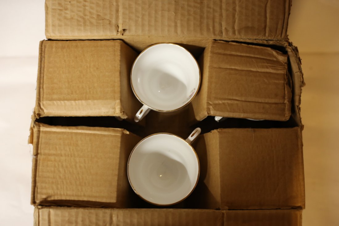 Duchess Fine Bone China tea set: 12 piece set no damage beautiful patterns