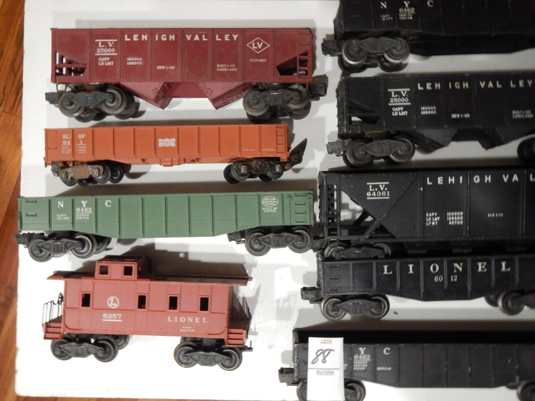 Lionel  train car lot (1 of 6)