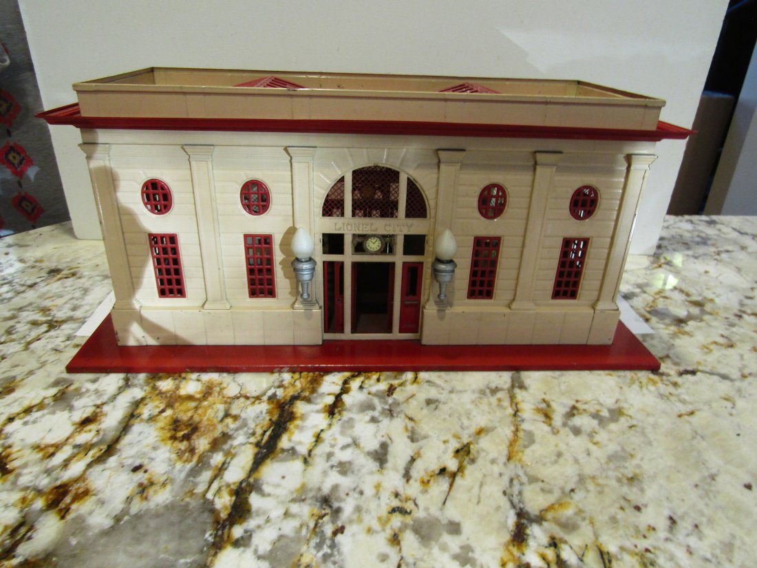 Lionel City Train Station (1 of 7)