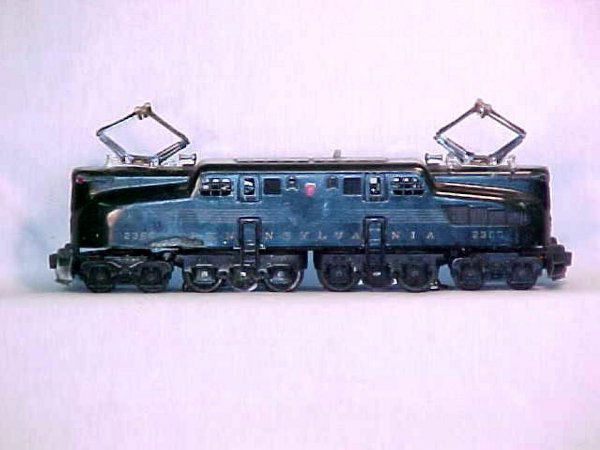 L327 - LIONEL TRAIN #2360 GG1S: LIONEL #2360 GG1S. BRUNSWICK GREEN LIGHT RUST ON THE PANTOGRAPHS OVERALL IN GOOD CONDITION.