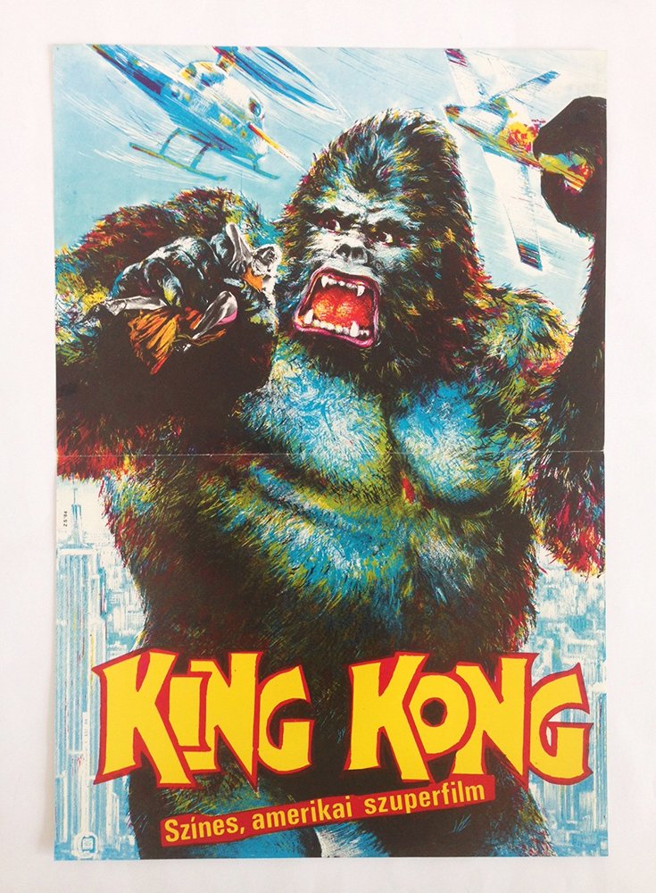 King Kong: Artist: (Zsoter, Laszlo?) signed as 'Zs'. 1984. cca. 59 x 42 cm. Paper, offset. Monumental composition, following the American movie poster style, created for an American blockbuster movie. In the fil