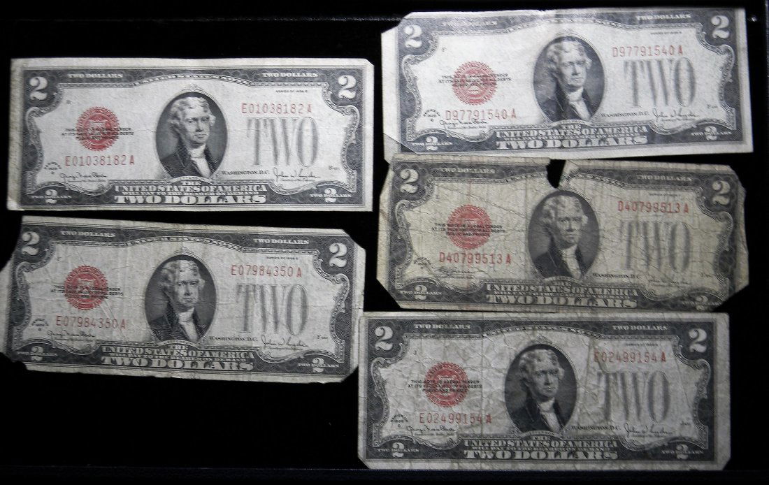 (5) 1928 U.S. Two Dollar Red Seal Notes (1 of 2)