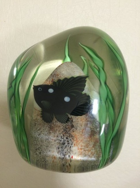 Orient & Flume Tropical Fish & Coral Glass Paperweight: Measures approximately 5 inches tall x 4 inches wide. Beautiful design. Marked on the bottom with Orient & Flume plus two signatures and R1095QB.