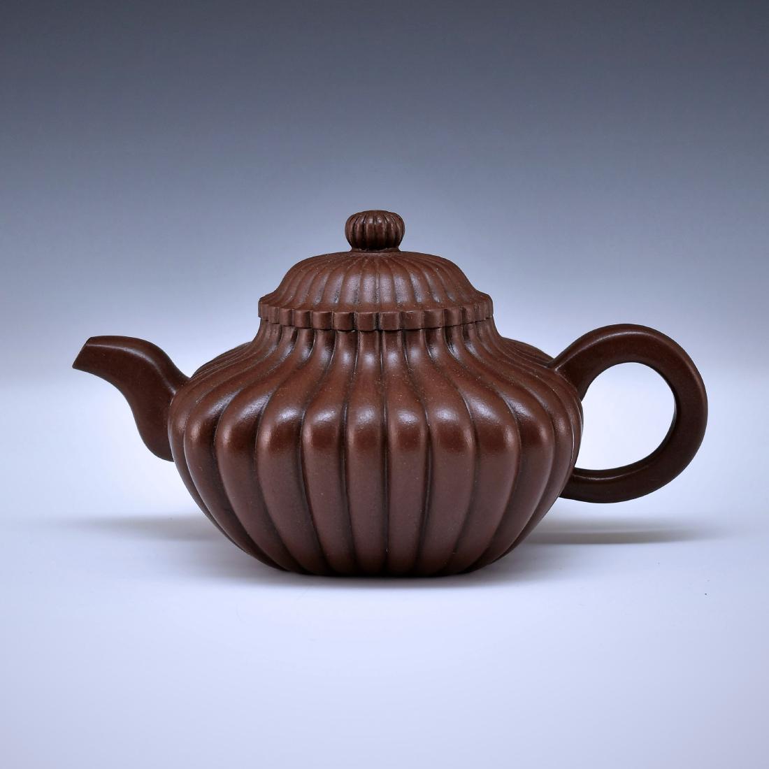 CHINESE ZHISHA CLAY TEAPOT WITH LOBED BODY (1 of 6)