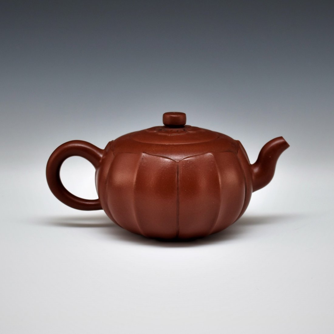 CHINESE ZHISHA CLAY TEAPOT WITH LOBED BODY (1 of 9)
