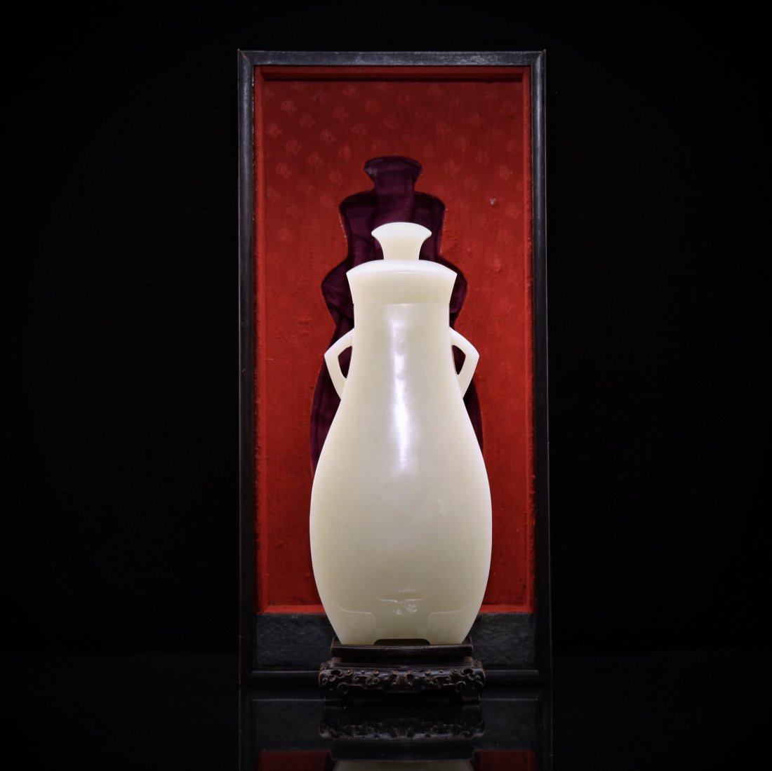 FINE WHITE JADE URN WITH ORIGINAL BOX (1 of 10)