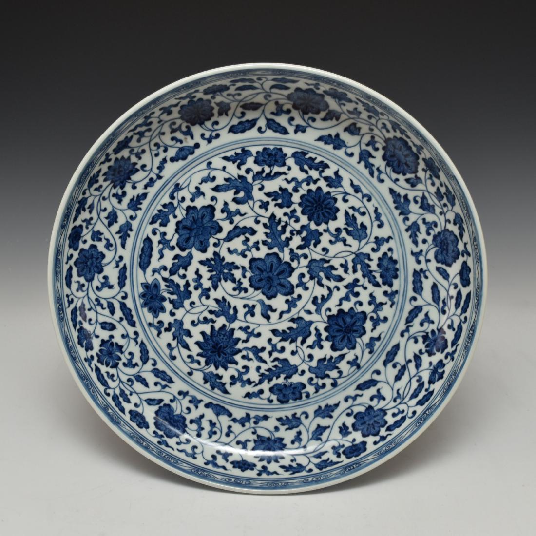 FINE BLUE AND WHITE YONGZHENG FLOWER PLATE (1 of 9)