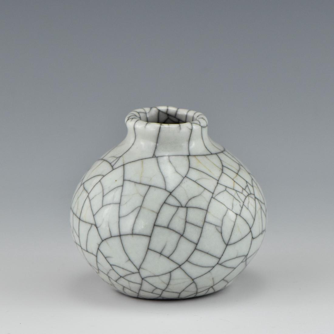 CHINESE GE WARE WATER POT (1 of 10)